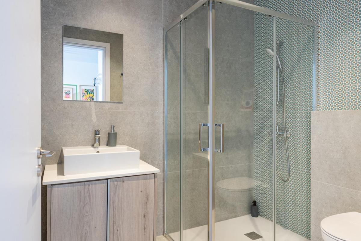 Lunette - Artful 1-br & Balcony In Larnaca