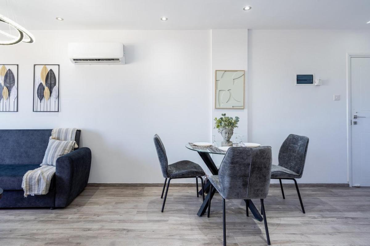 Olympus Stylish 2-br & Balcony In * Larnaka