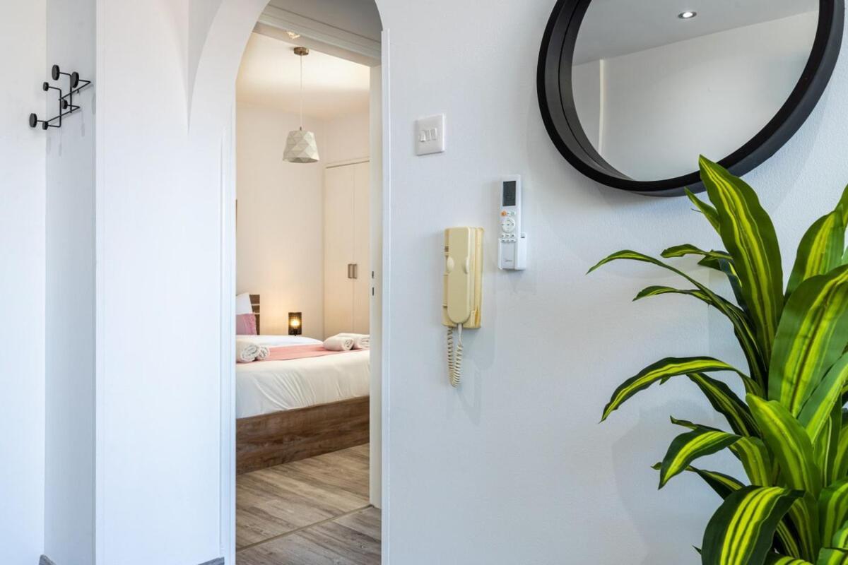 Olympus Stylish 2-br & Balcony In Apartment Larnaka