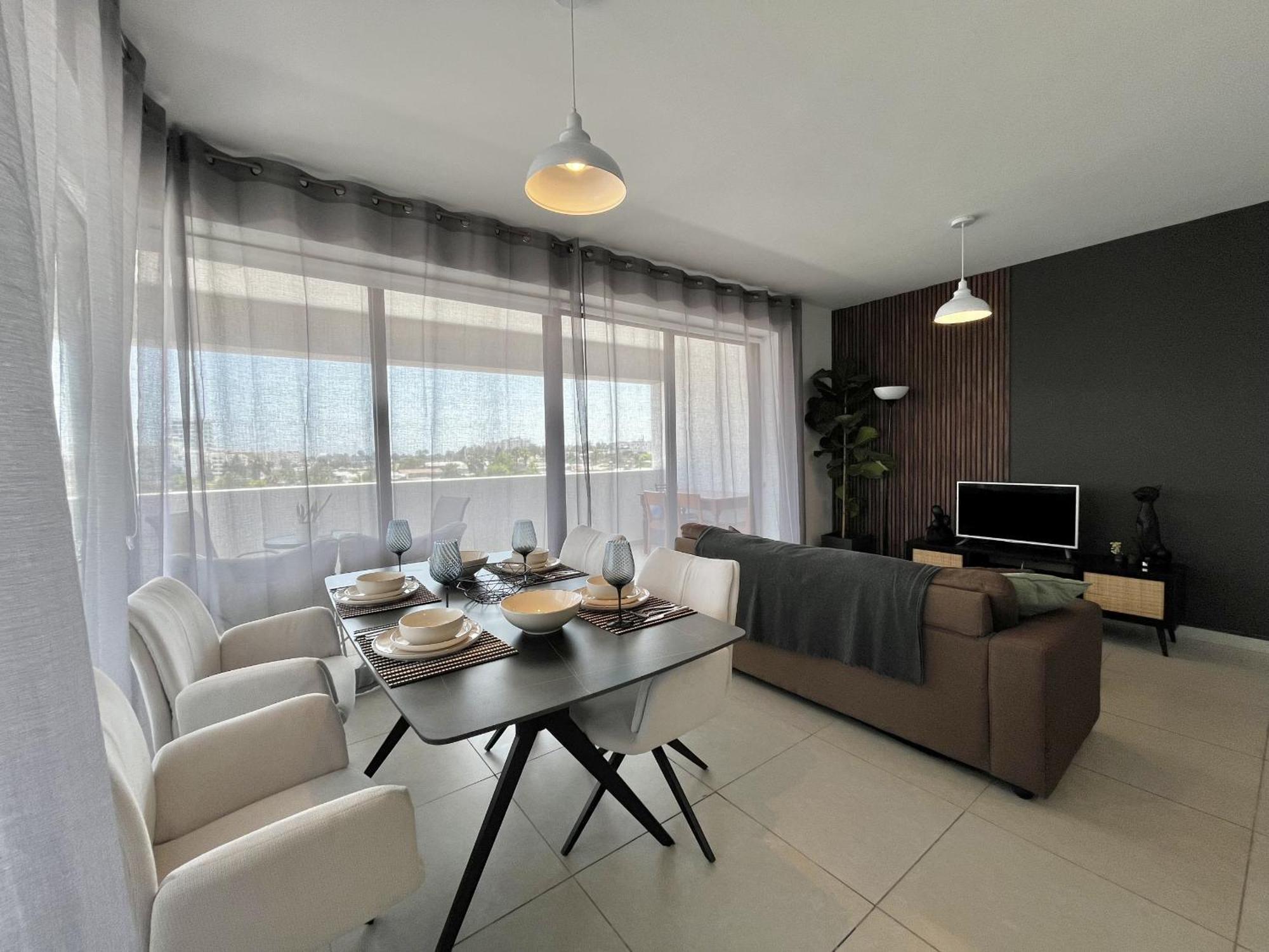 Sealine * Larnaca