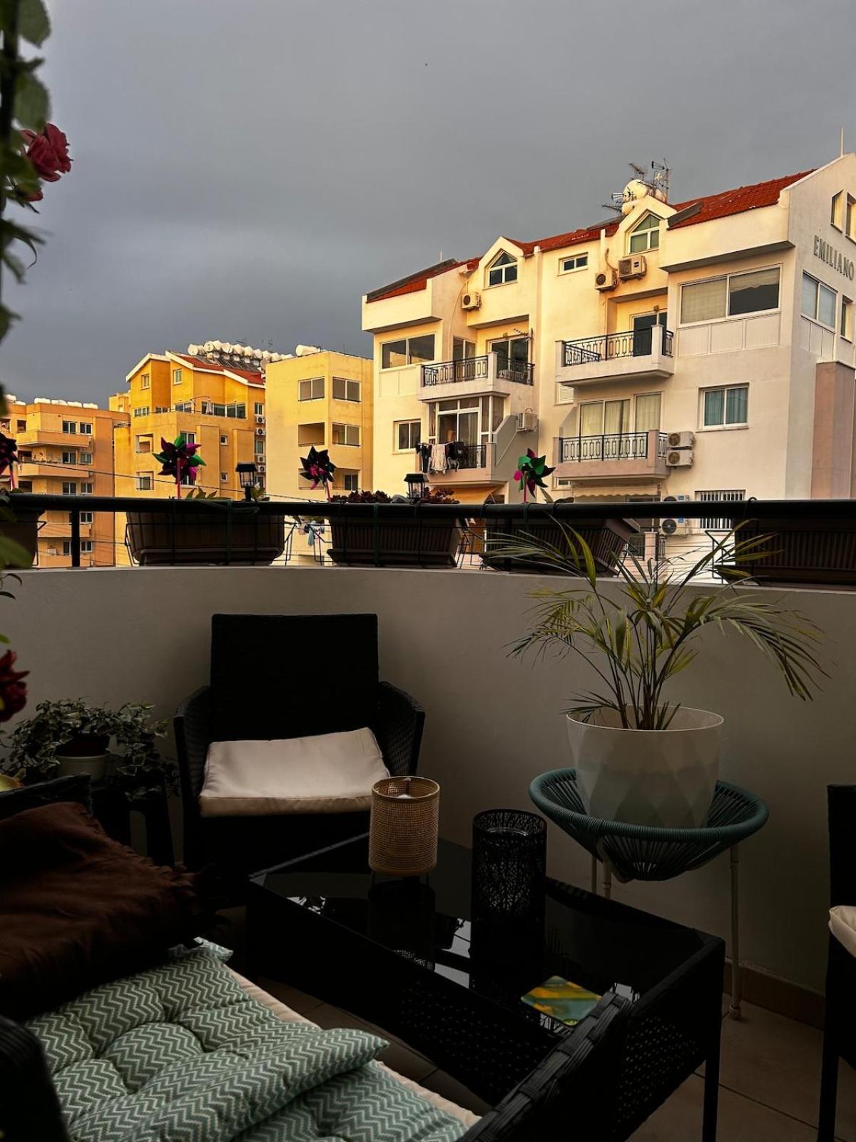 Makenzy 2 Bedrooms For Rent *