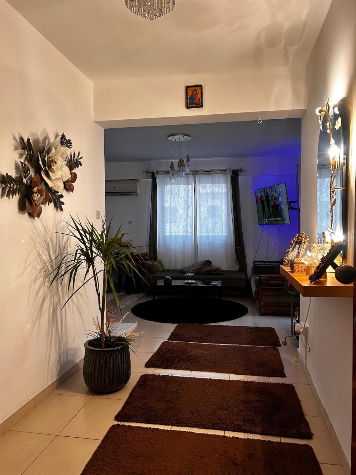 Makenzy 2 Bedrooms For Rent Apartment