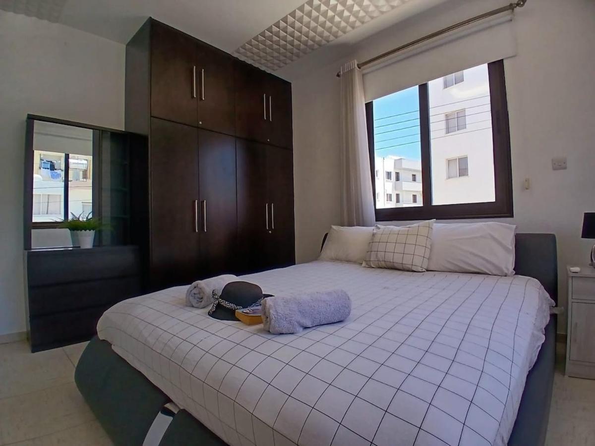 Spacious 2 Bedroom *