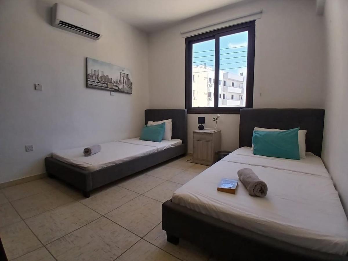 Spacious 2 Bedroom Apartamento Lárnaca