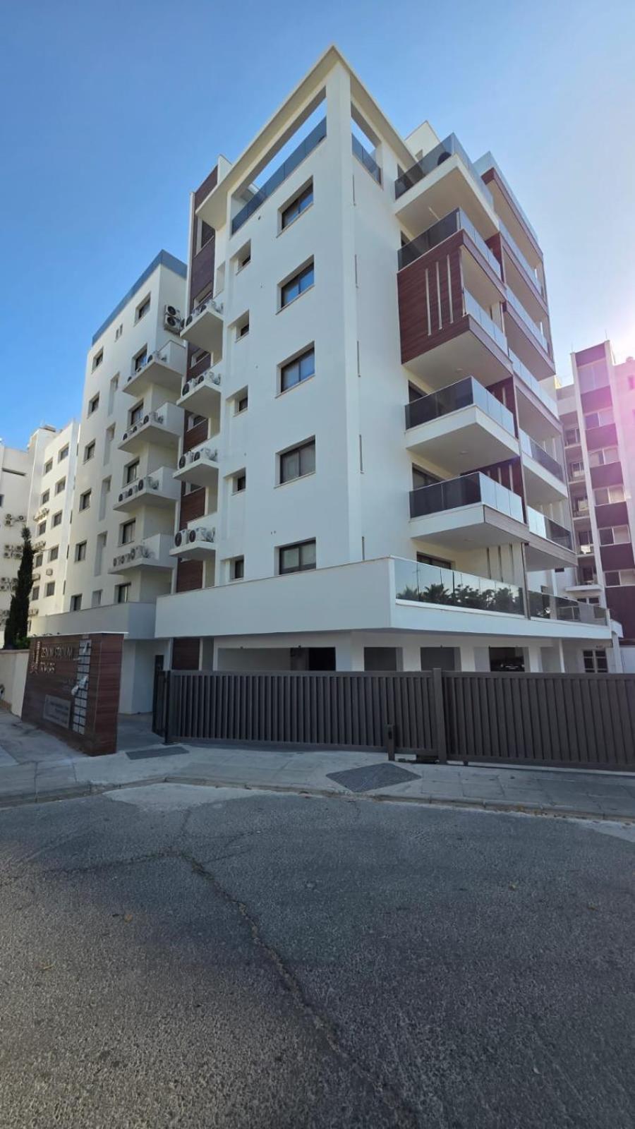 Apartment Poolside Lux Larnaca