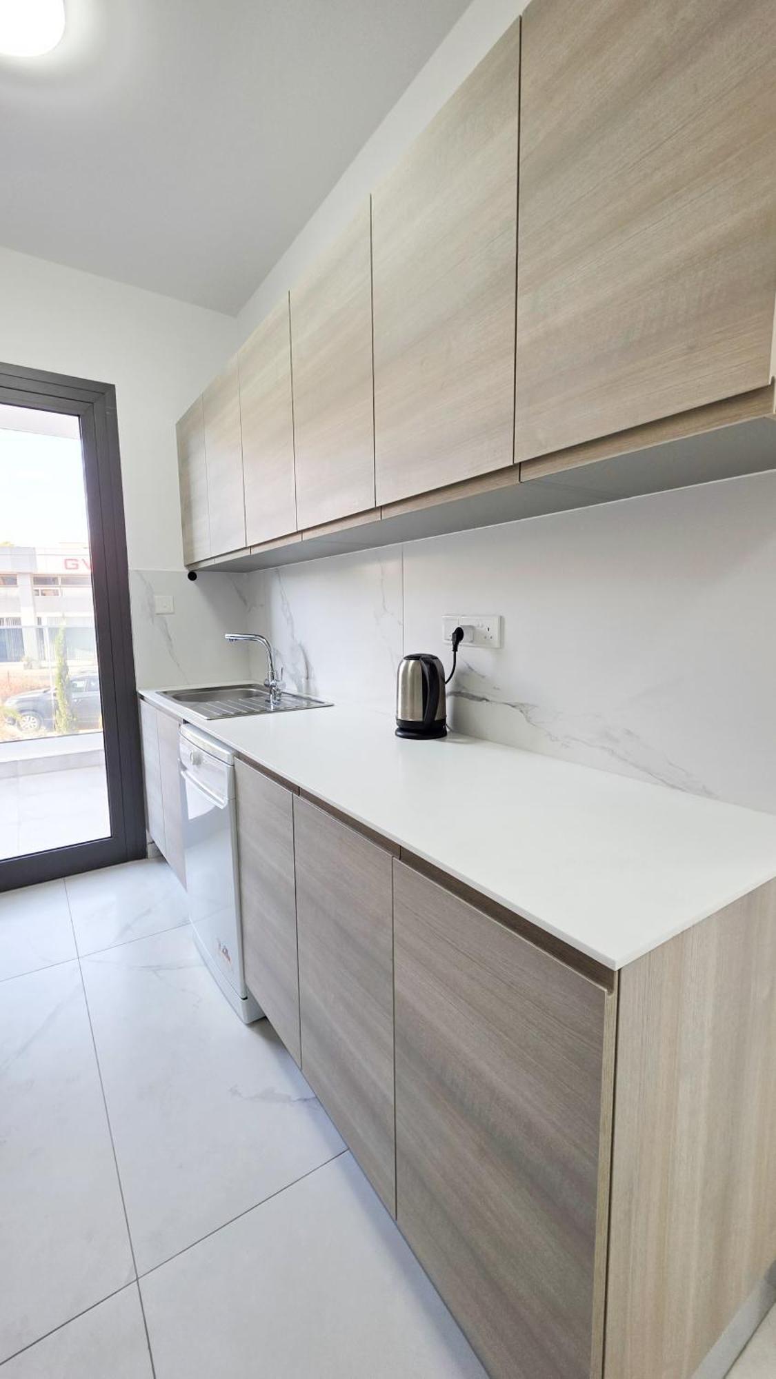 Apartment Poolside Lux Larnaca