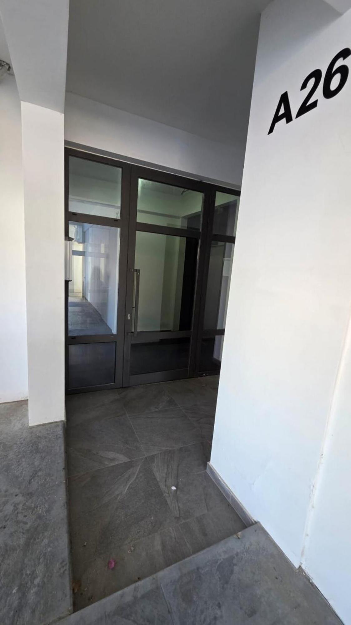 Apartment Poolside Lux Larnaca