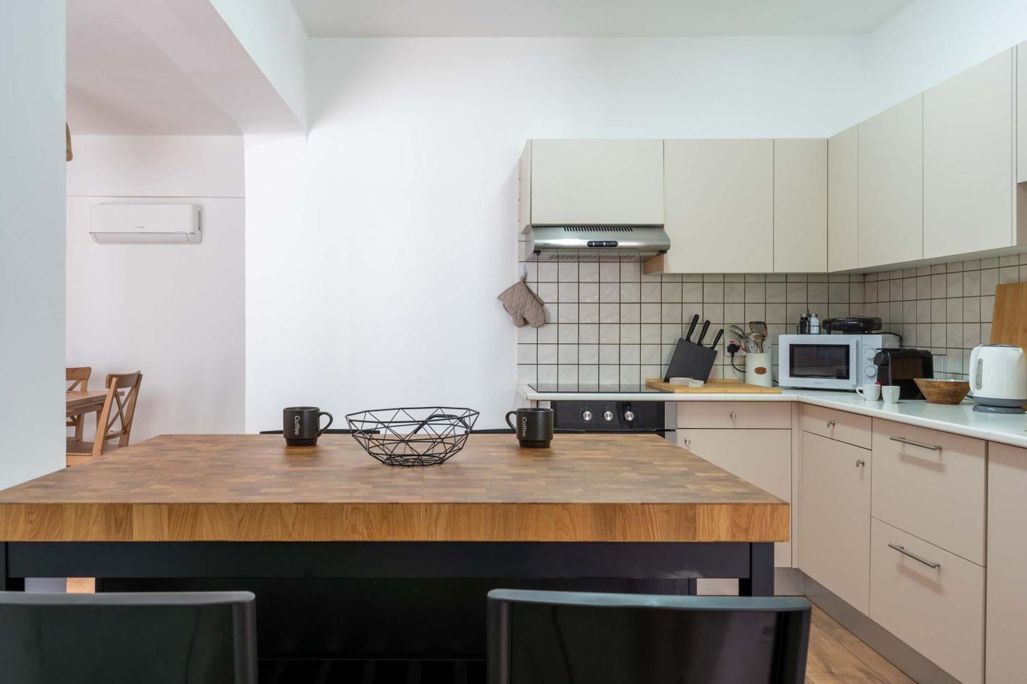 Stylish 2br With Rooftop Pool In Mackenzie * Larnaca