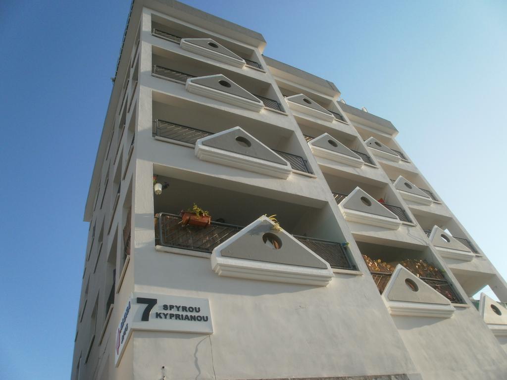 Alora Larnaca