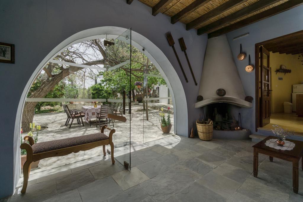 Country house Garden Kamara House