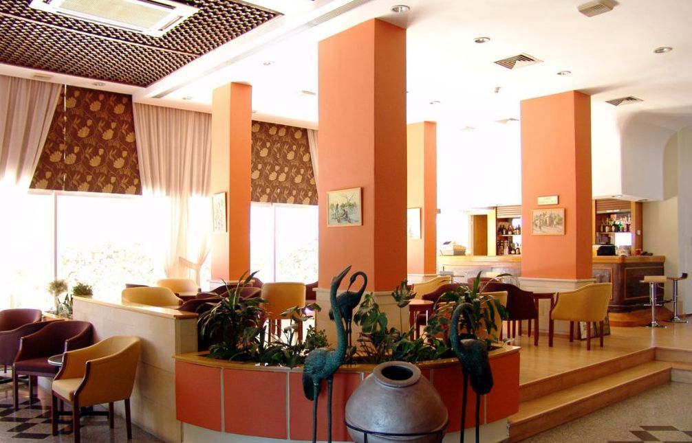 Flamingo Beach Hotel