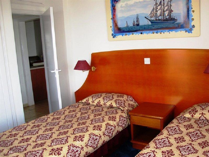 Aparthotel Zodiac Larnaca