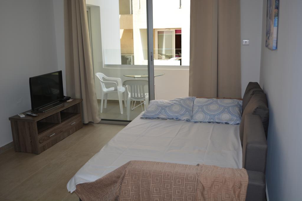 P L Panagiotis Apartment Larnaca
