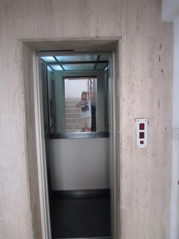 Ria Court Apartment *