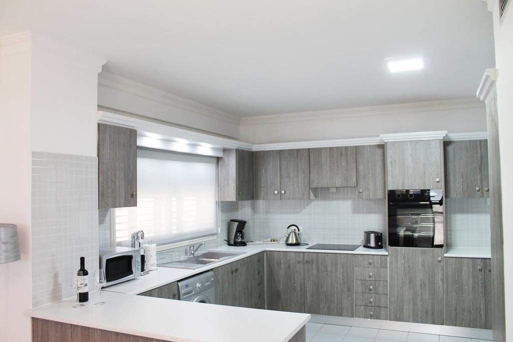 Căn hộ Lazuli Beachfront Penthouse 504 Larnaca