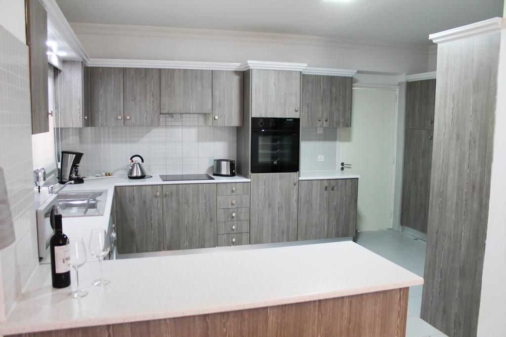 Lazuli Beachfront Penthouse 504 Căn hộ Larnaca