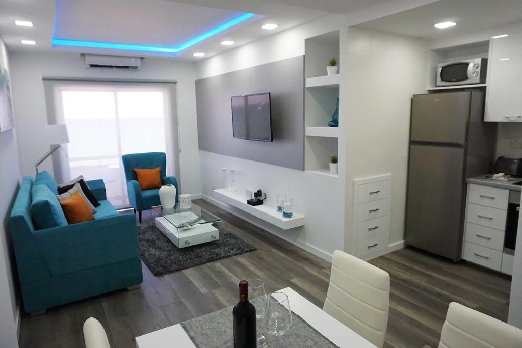Lazuli Sea View Beachfront Ap 43 Larnaca