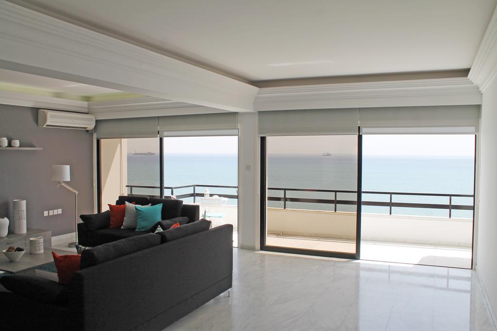 Lazuli Beachfront Penthouse 504 * Larnaca