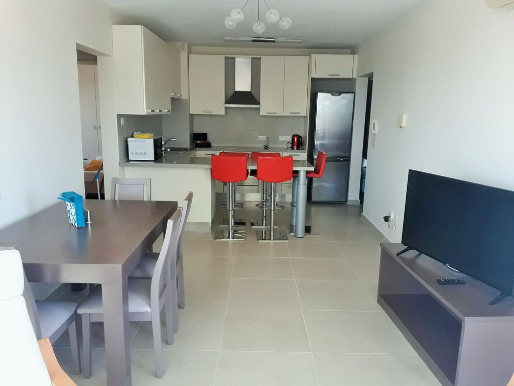 16 Sandy Apartment *