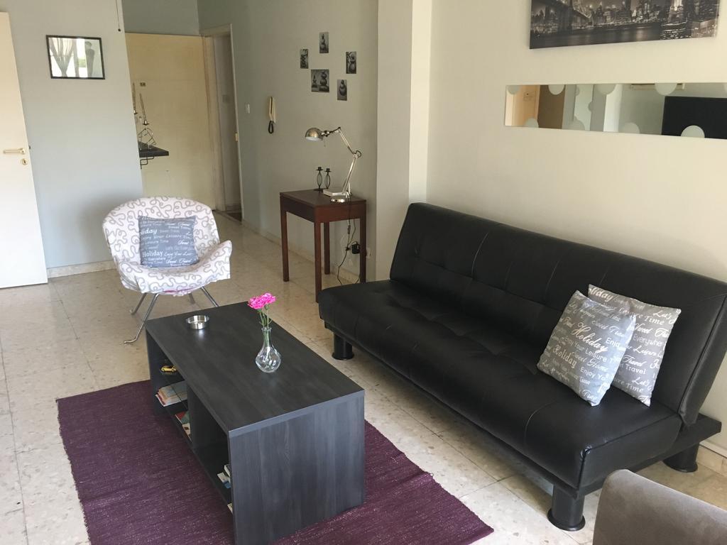Cozy Holiday Flat In Near Foinikoudes *