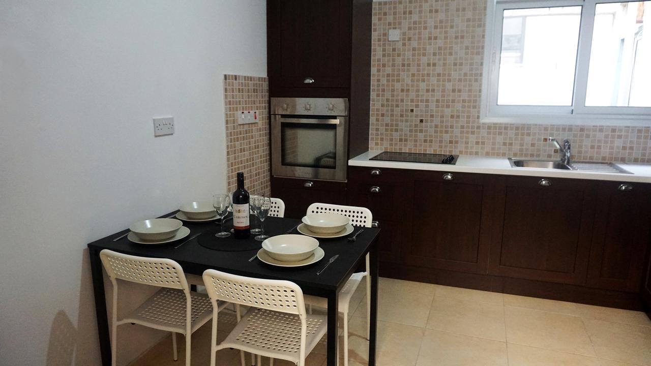 Lazuli Seaview 34 * Larnaca