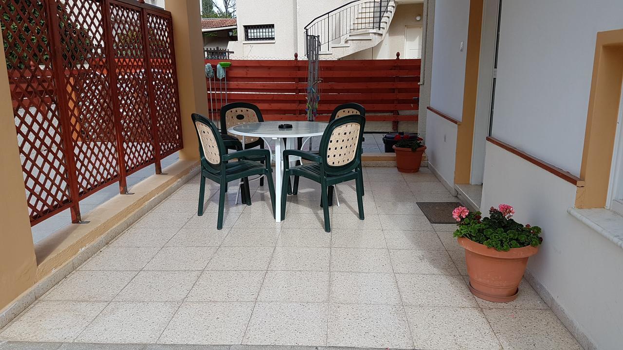 Philippou & * Larnaca
