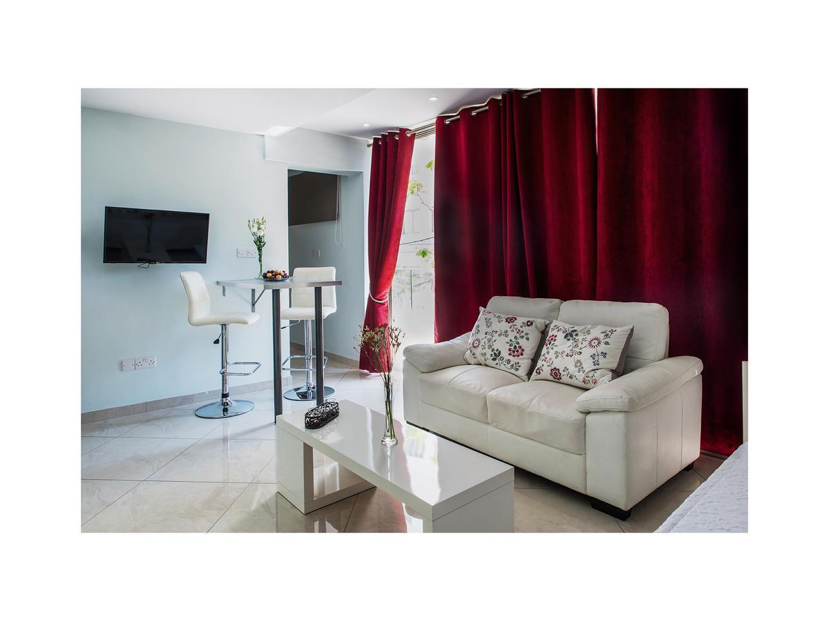 Apartment Mesogios House Larnaca