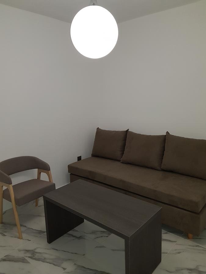 Les Palmiers Petrou Apartment *