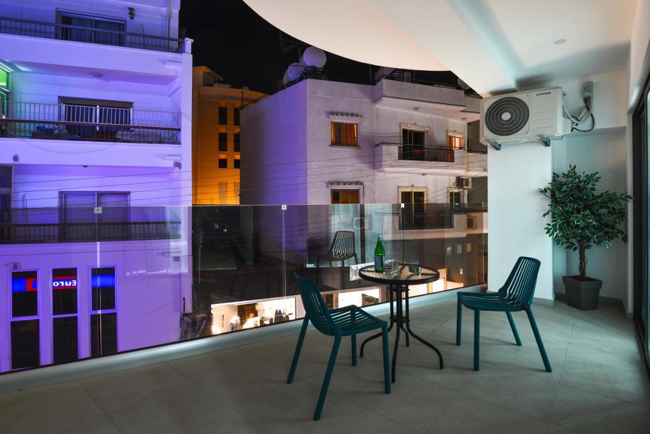 Six Apartment