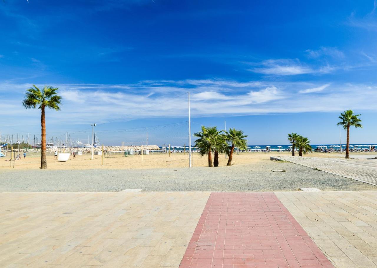 Six * Larnaca