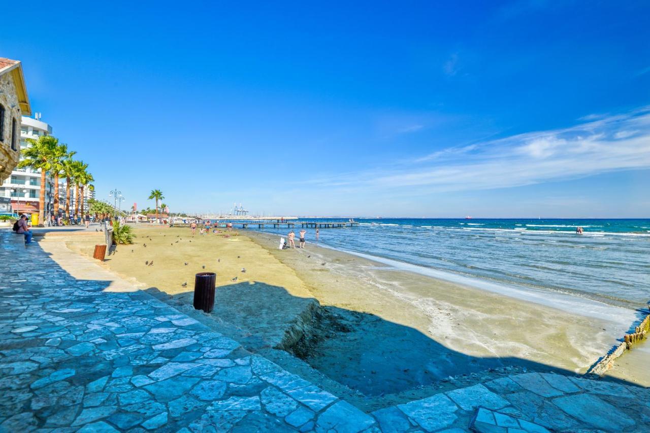 Six Larnaca