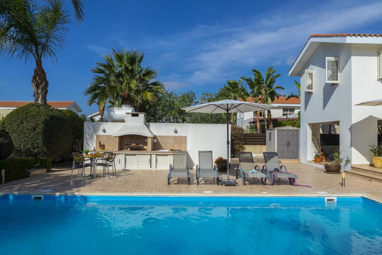 Anthea 12 Villa
