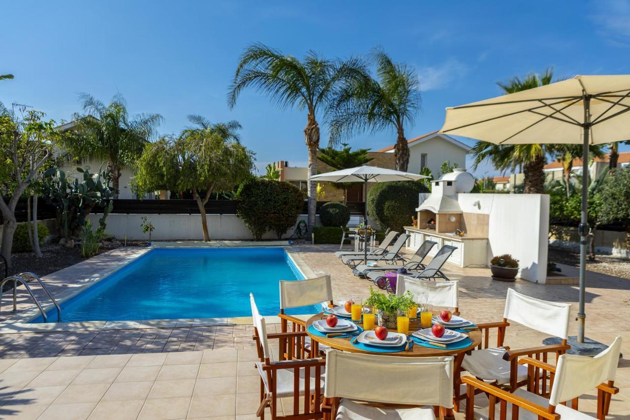 Anthea 12 Villa