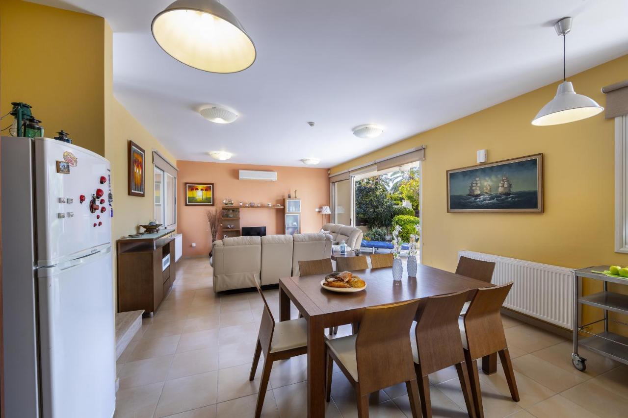 Anthea 12 Villa *