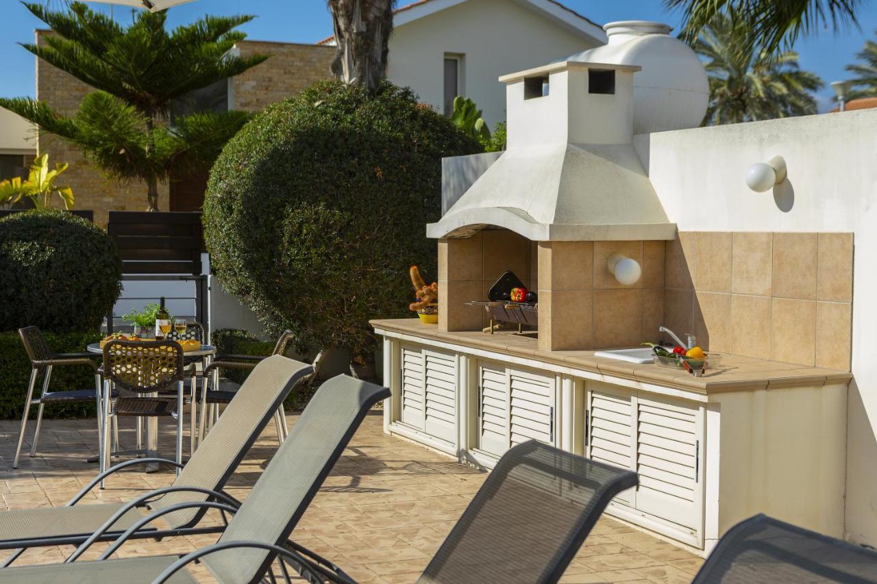 Anthea 12 Villa