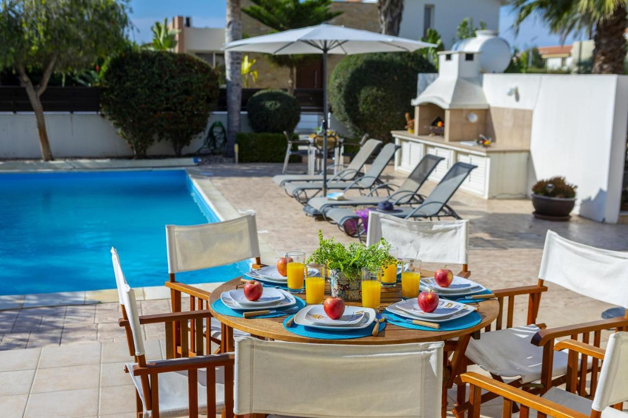 Anthea 12 Villa