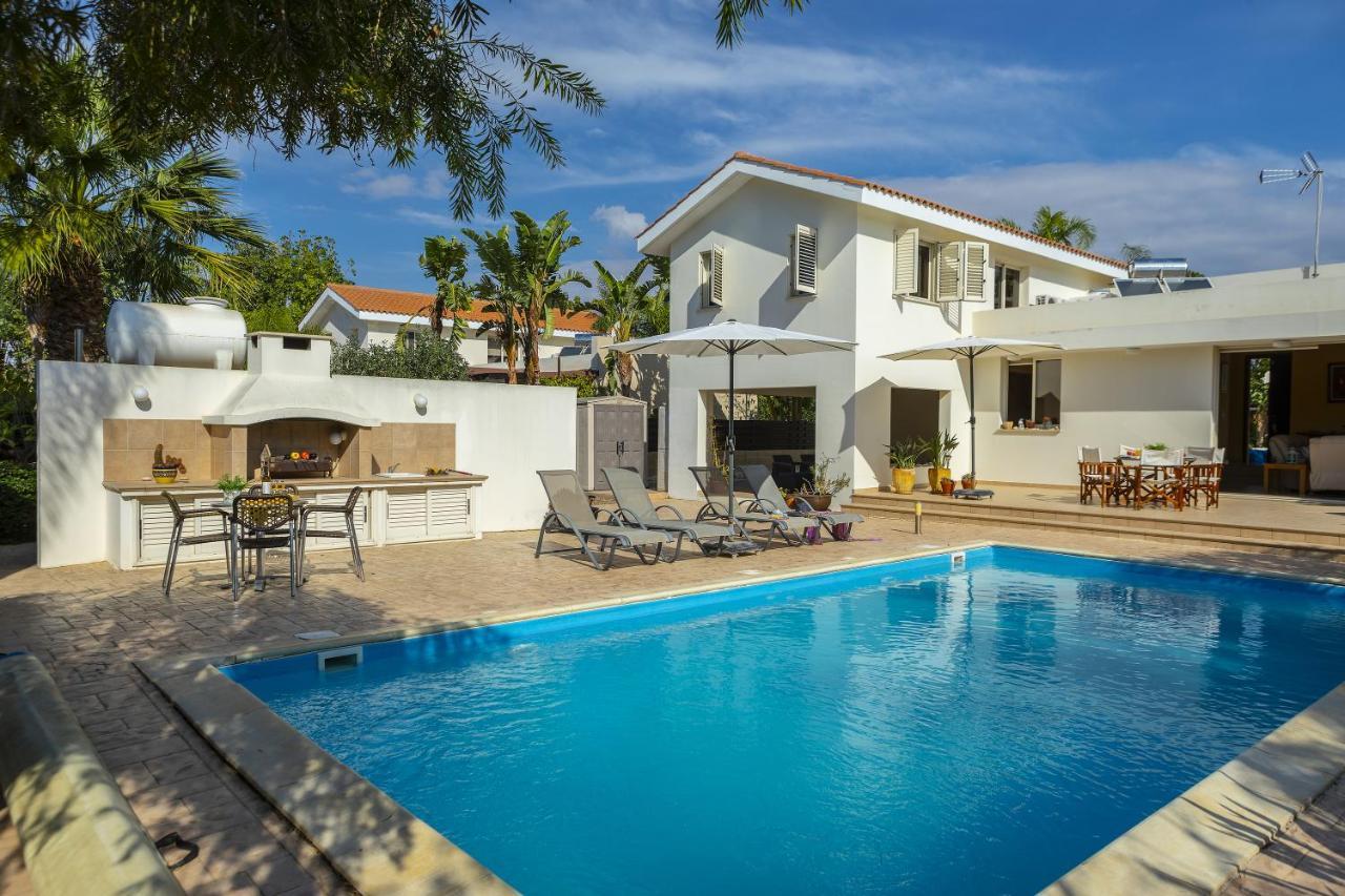 Anthea 12 Villa