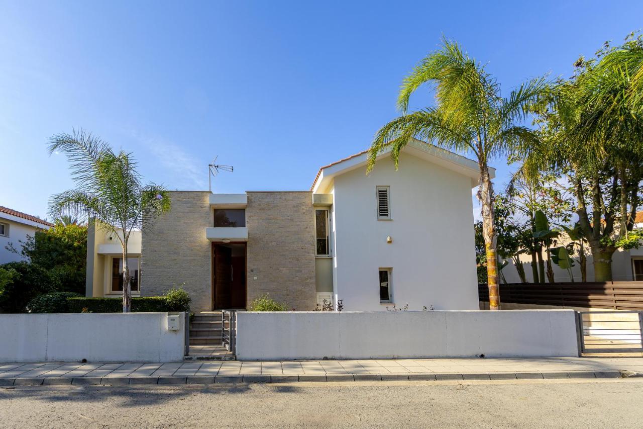 Anthea 12 Villa