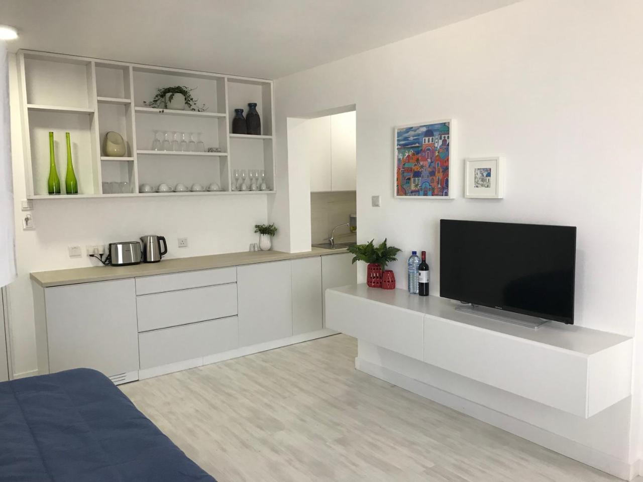 Sea View Apartment Larnaca