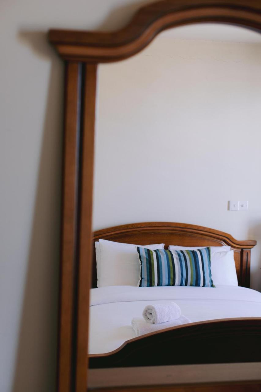 Top Floor Sea View Finikoudes Carisa Ithaki Court Apartment *