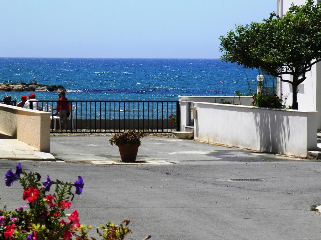 Philippou & * Larnaca