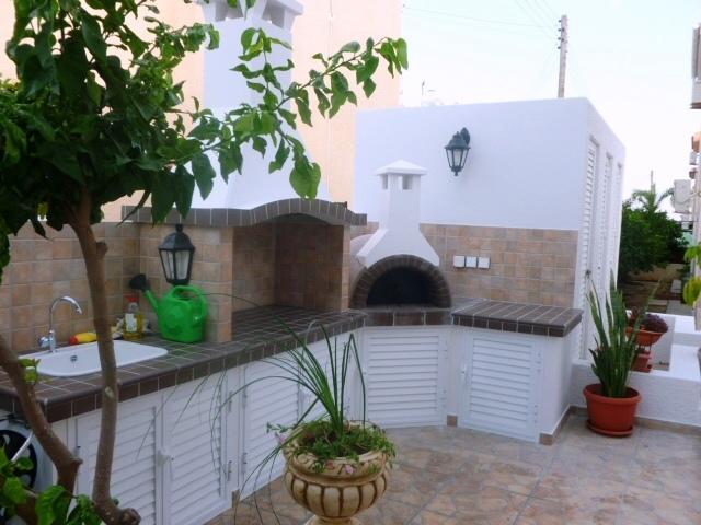 Philippou & * Larnaca