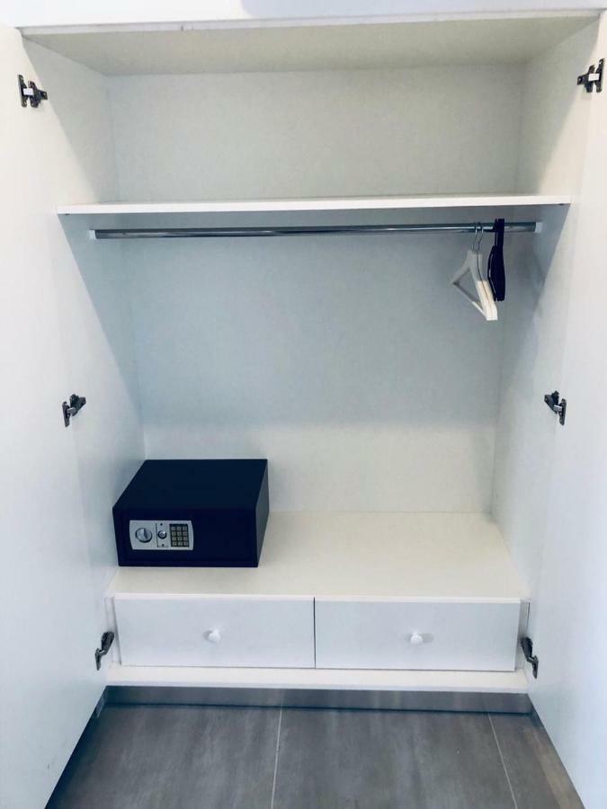 White 11 3*