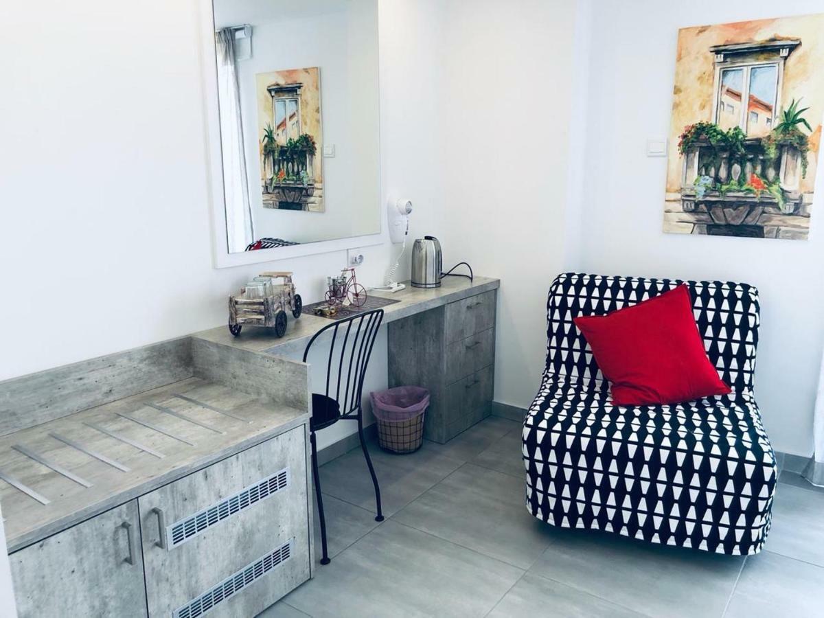 Aparthotel White 11