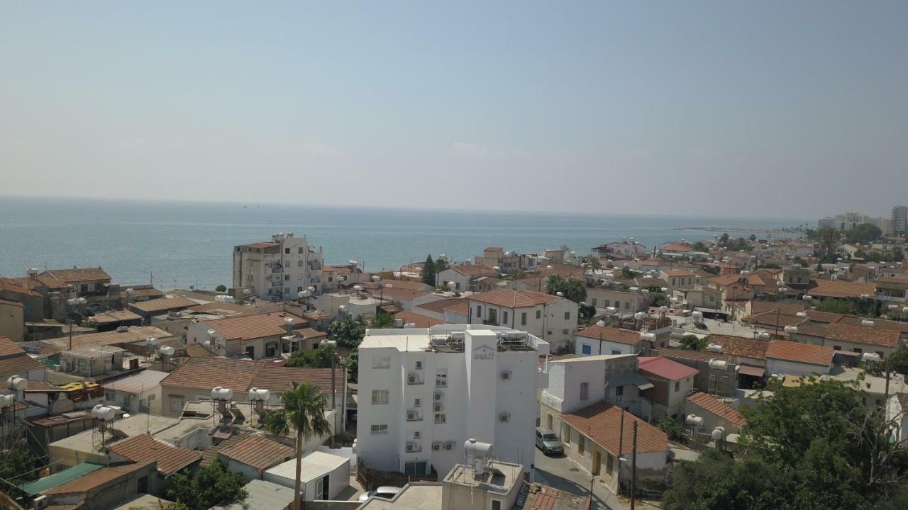 Aparthotel White 11 3*