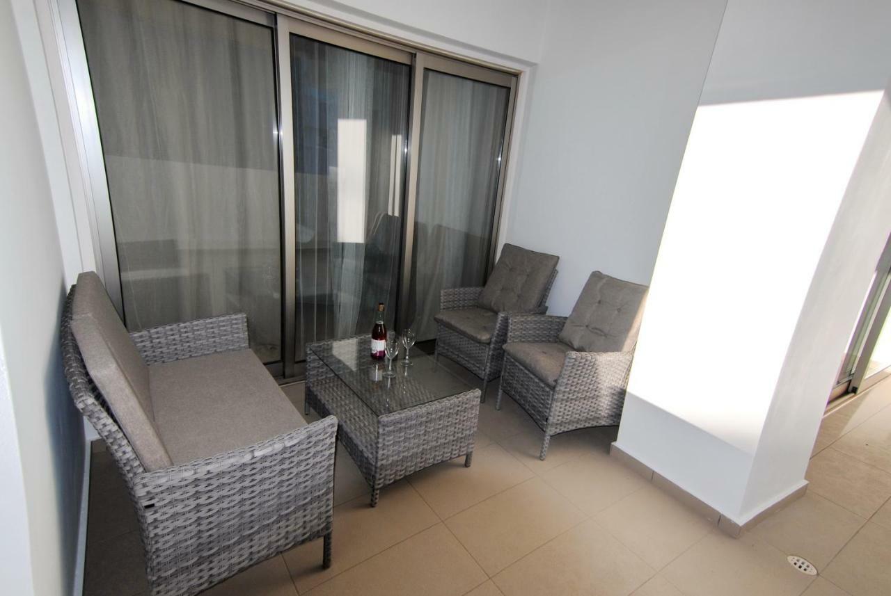 Blue View Apartment