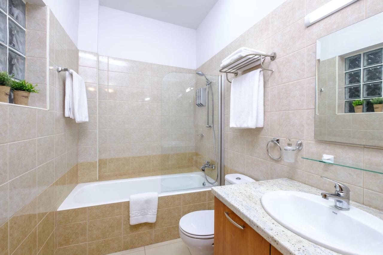 Catherine Place Apartment