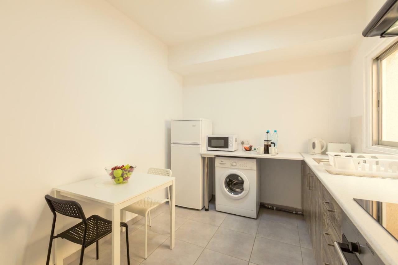 Savvas Centre Flat Apartment *
