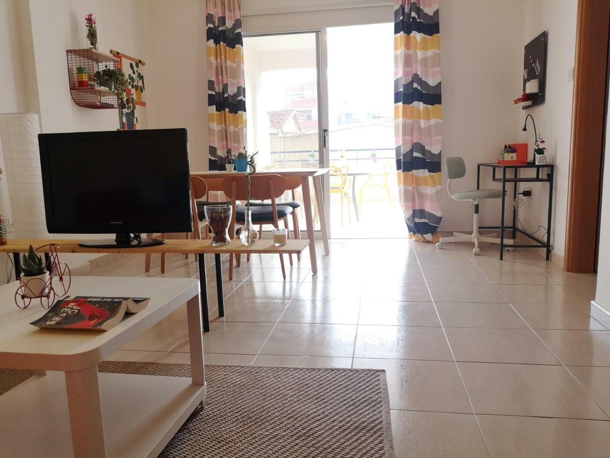 Yippee! My Happy Place In Center Apartment