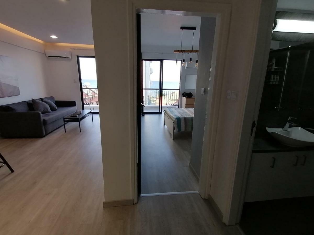 Must - Finikoudes Seaview